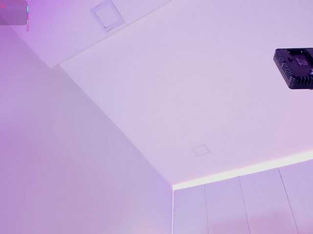 Krystin1's BongaCams show and profile