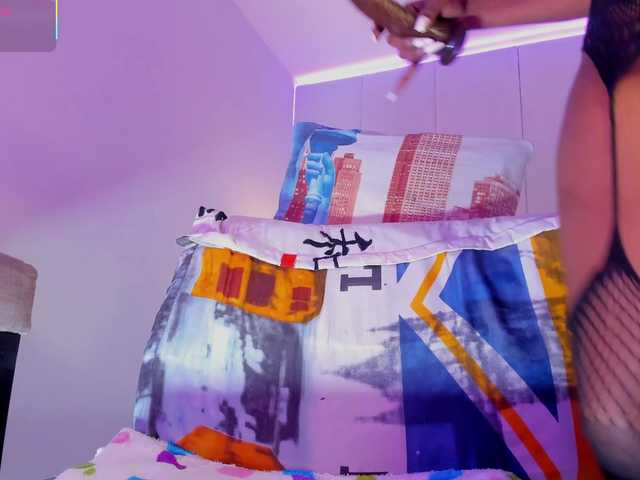 Krystin1's BongaCams show and profile