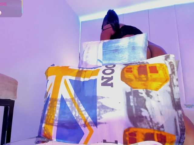 Krystin1's BongaCams show and profile