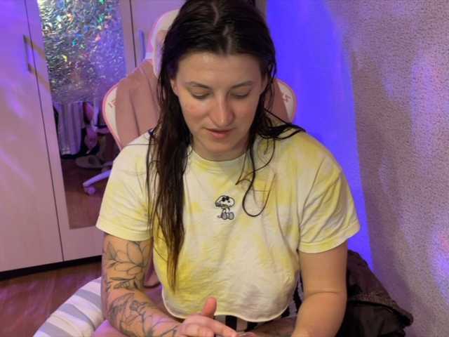 Katrinmiss's BongaCams show and profile