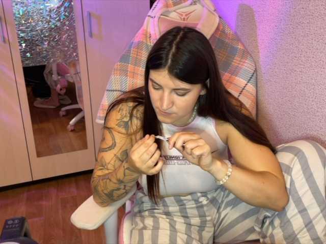 Katrinmiss's BongaCams show and profile