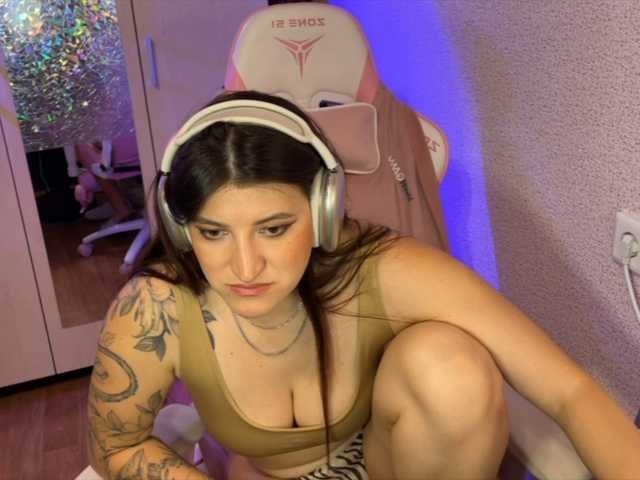 Katrinmiss's BongaCams show and profile
