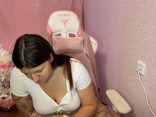 Katrinmiss's BongaCams show and profile