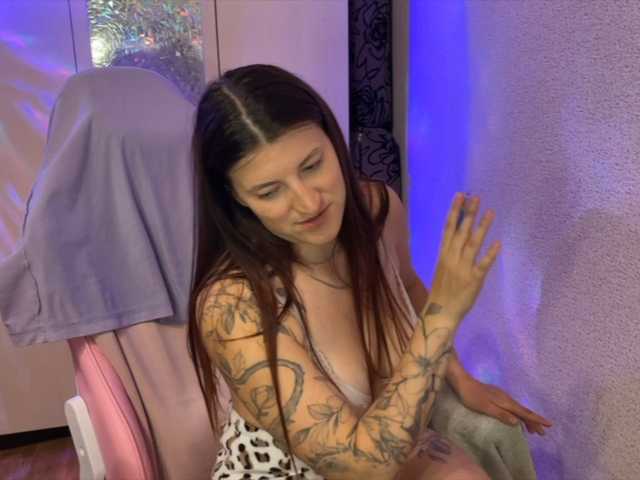 Katrinmiss's BongaCams show and profile