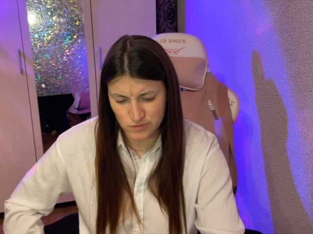 le modèle Katrinmiss est en webcam porno dans un show sur le site bongacams, il possède les tags suivants: White/Caucasian,Brunette,Trimmed
