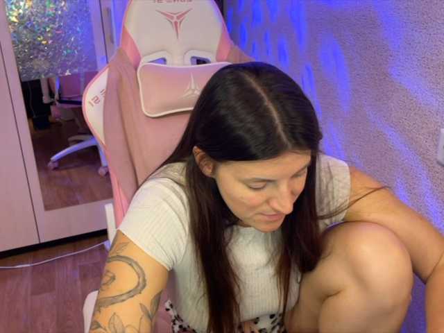 Katrinmiss's BongaCams show and profile