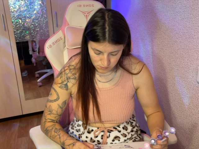 Katrinmiss's BongaCams show and profile