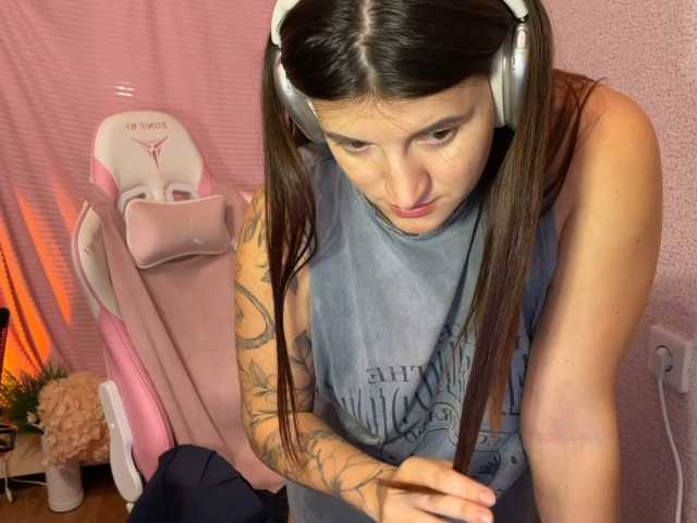 Katrinmiss webcam bongacams model stream image