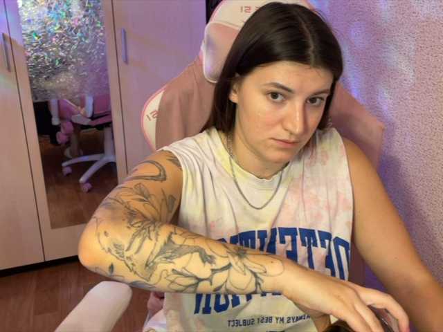 Katrinmiss's BongaCams show and profile