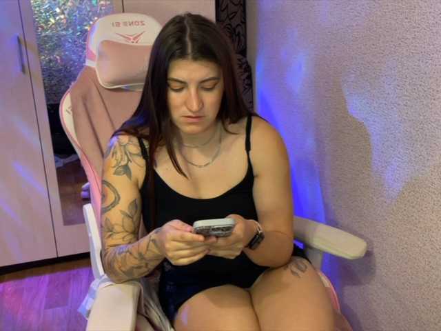 Katrinmiss's BongaCams show and profile