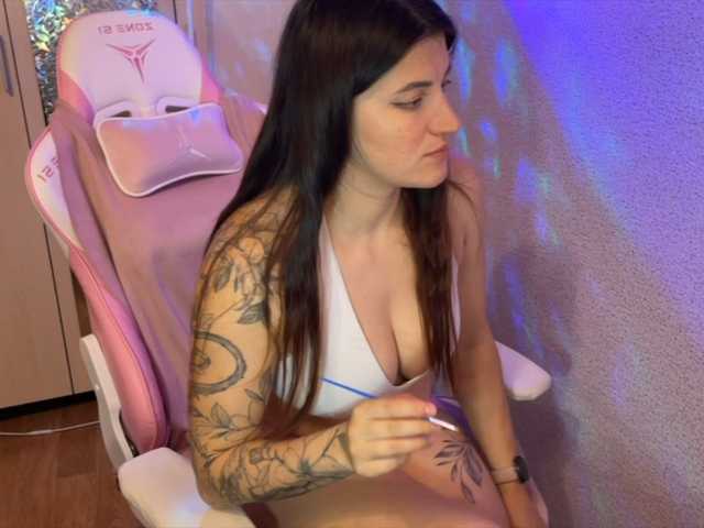 Katrinmiss's BongaCams show and profile