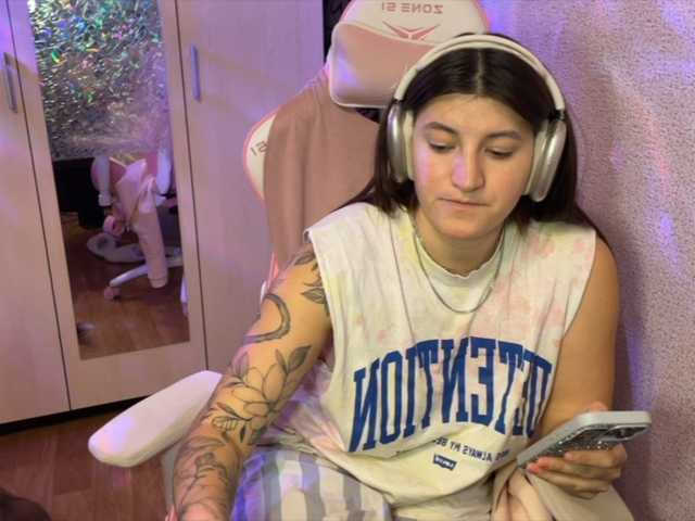 Katrinmiss's BongaCams show and profile