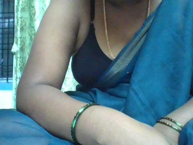 Pooja-hot