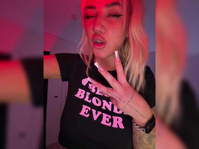 -AmazingBlonde-'s BongaCams profile