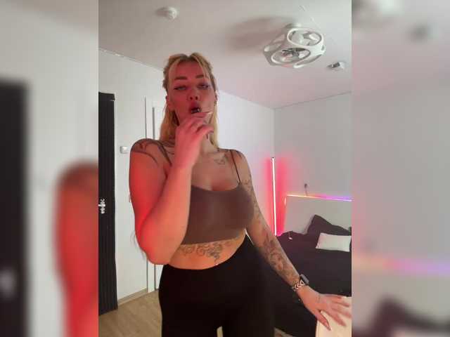 -AmazingBlonde-'s BongaCams show and profile