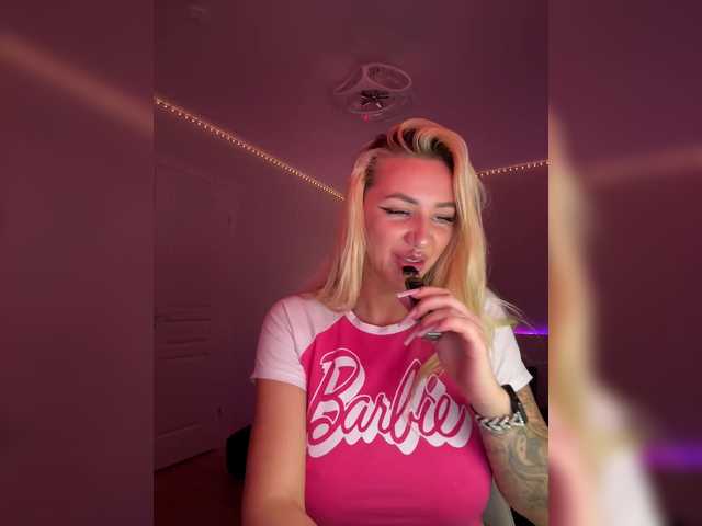 -AmazingBlonde-'s BongaCams show and profile