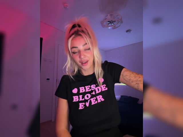 -AmazingBlonde-'s BongaCams show and profile