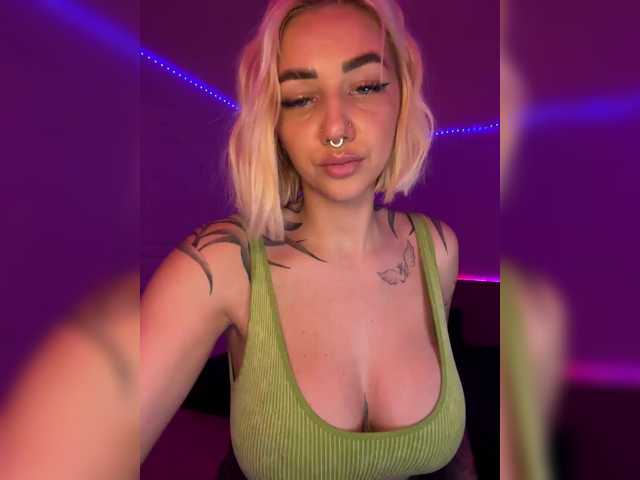 видео -AmazingBlonde-