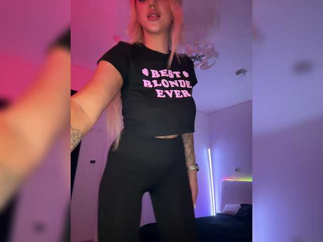 -AmazingBlonde-'s BongaCams show and profile