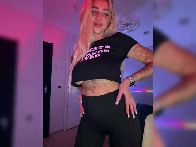 -AmazingBlonde-'s BongaCams show and profile