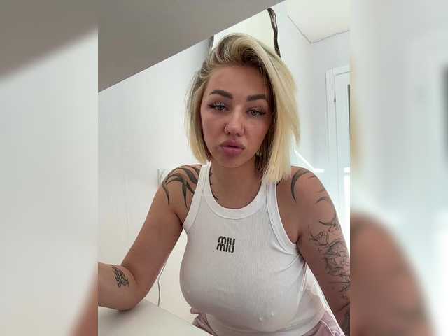 -AmazingBlonde- – webcam model profile photo