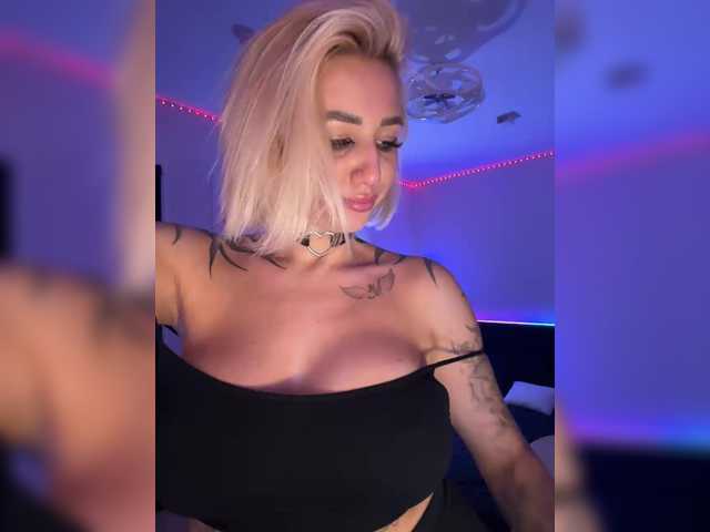 видео -AmazingBlonde-