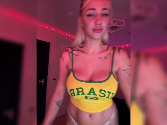 -AmazingBlonde-'s BongaCams profile