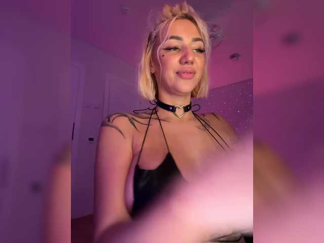 -AmazingBlonde- webcam stream