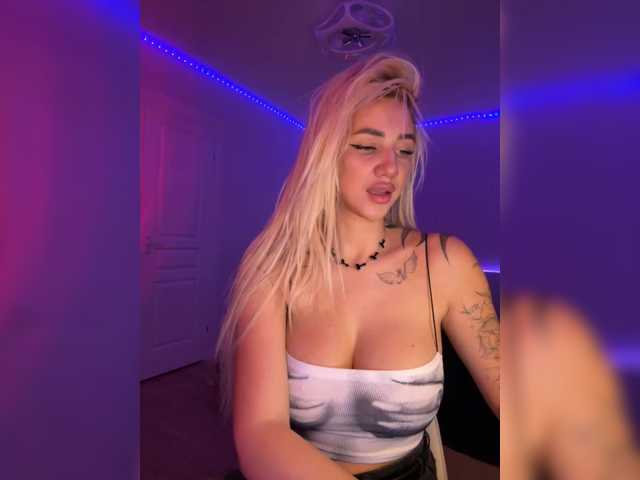 -AmazingBlonde-'s BongaCams show and profile