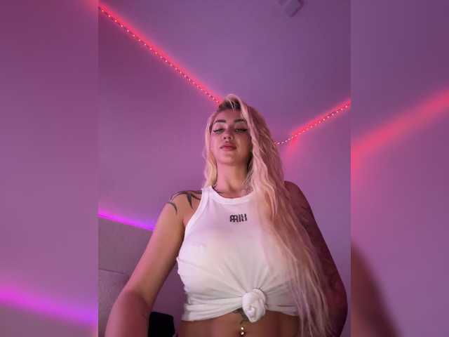 -AmazingBlonde- Live Cam on BongaCams