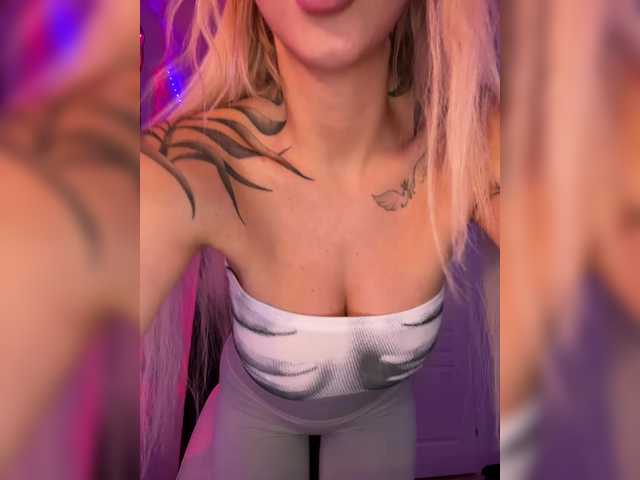 -AmazingBlonde-'s BongaCams show and profile