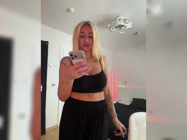-AmazingBlonde-'s BongaCams show and profile