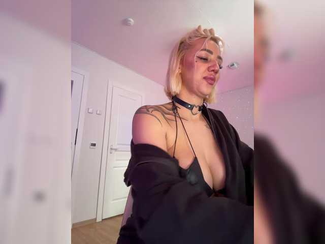 -AmazingBlonde- from BongaCams is Freechat
