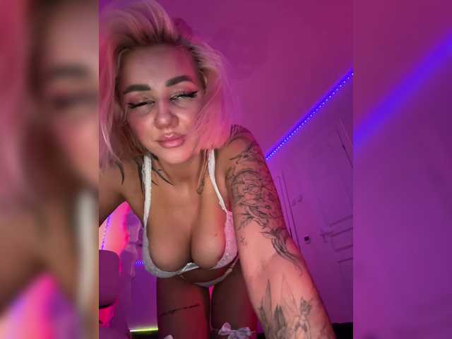 -AmazingBlonde- webcam stream