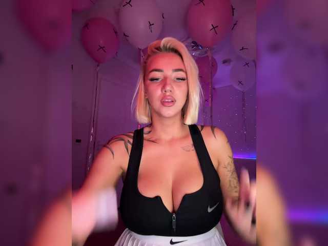 видео -AmazingBlonde-