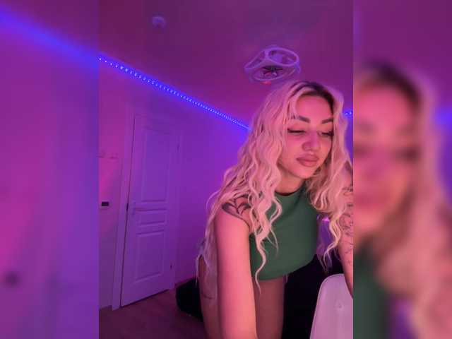 -AmazingBlonde-'s BongaCams show and profile