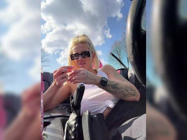 -AmazingBlonde-'s BongaCams show and profile