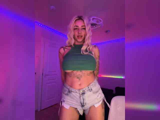 -AmazingBlonde- webcam