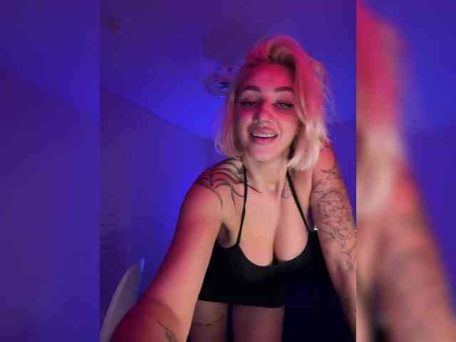 -AmazingBlonde- webcam