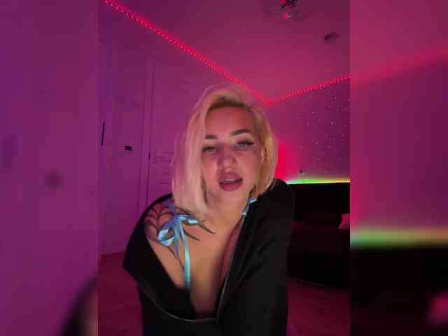 -AmazingBlonde- webcam