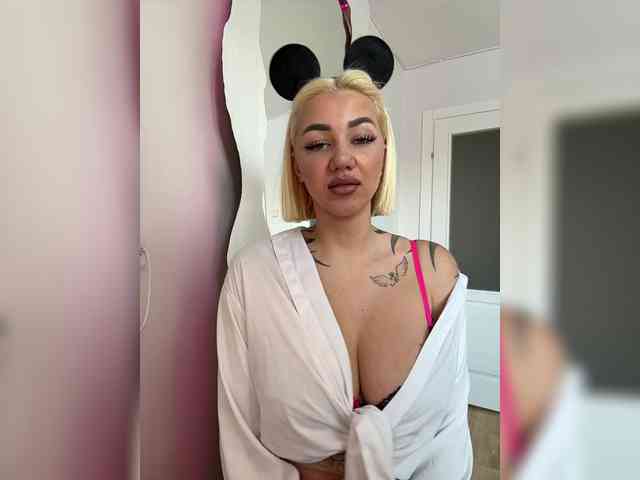 -AmazingBlonde- webcam