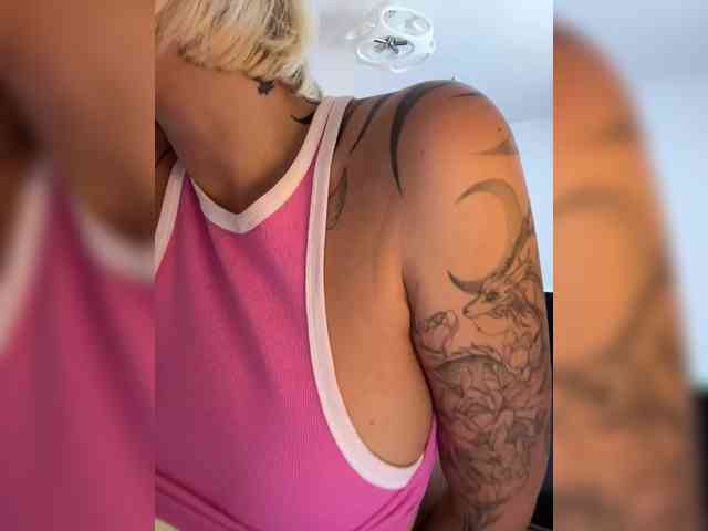 -AmazingBlonde- webcam