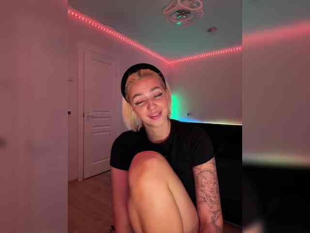 -AmazingBlonde- webcam