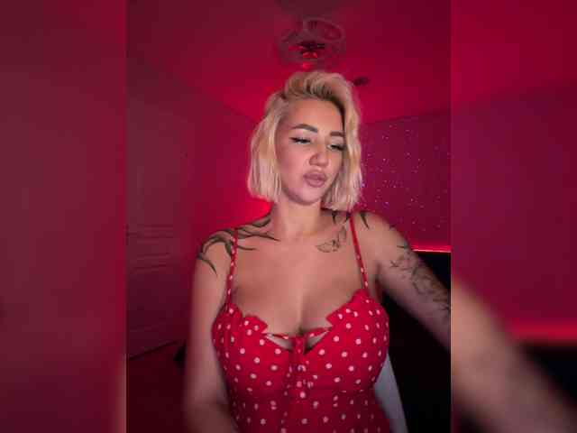 -AmazingBlonde- webcam