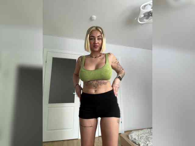 -AmazingBlonde- webcam