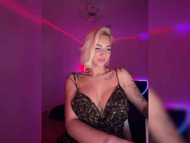 -AmazingBlonde- webcam