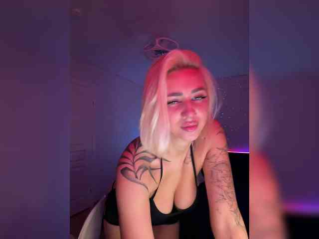 -AmazingBlonde- webcam