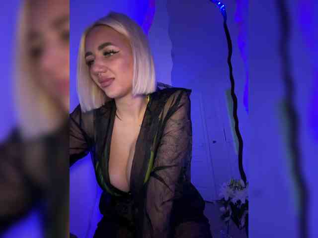 -AmazingBlonde- webcam