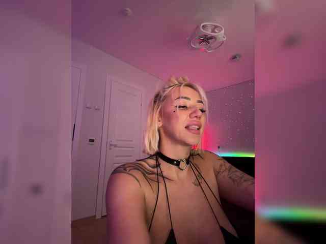 -AmazingBlonde- webcam