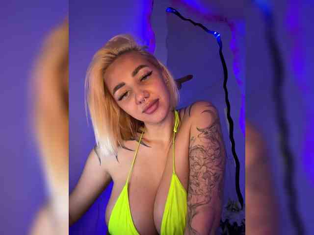 -AmazingBlonde- webcam